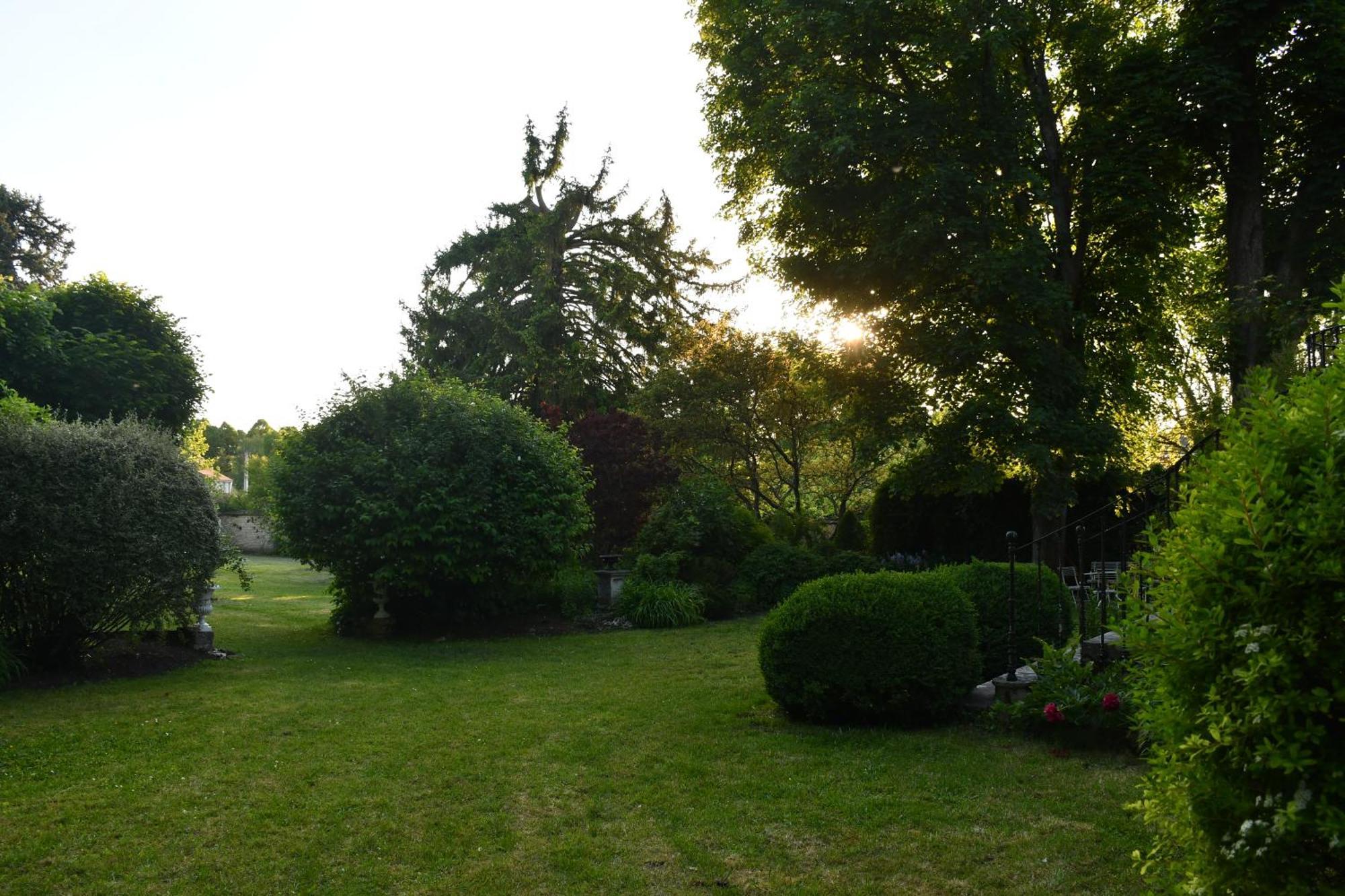 Le Val Clos, Appartement Dans Une Maison De Maitre 19E Tanlay Екстер'єр фото